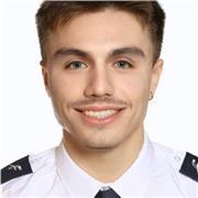 Joven licenciado en ciencias del deporte. Con experiencia en todas las áreas de la educación y trilingüe.